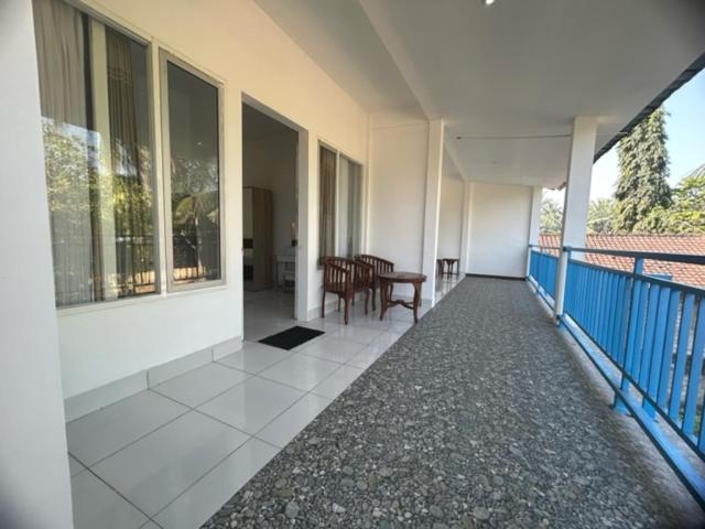 Отель Turtle House Lombok Kuta  Экстерьер фото