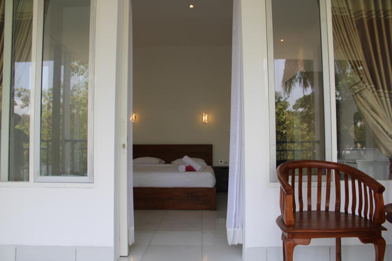Отель Turtle House Lombok Kuta  Экстерьер фото